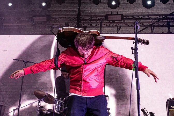 ФОТО: в третий день фестиваля Kikumu выступил инди-поп-ансамбль Peter Bjorn and John