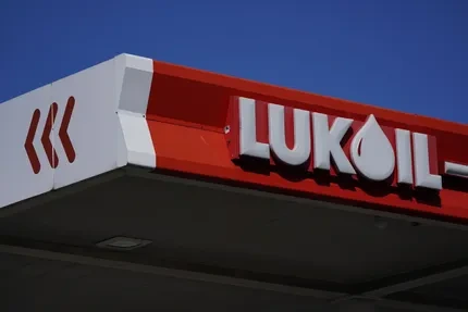 Украина ударила по одному из крупнейших НПЗ России в Перми