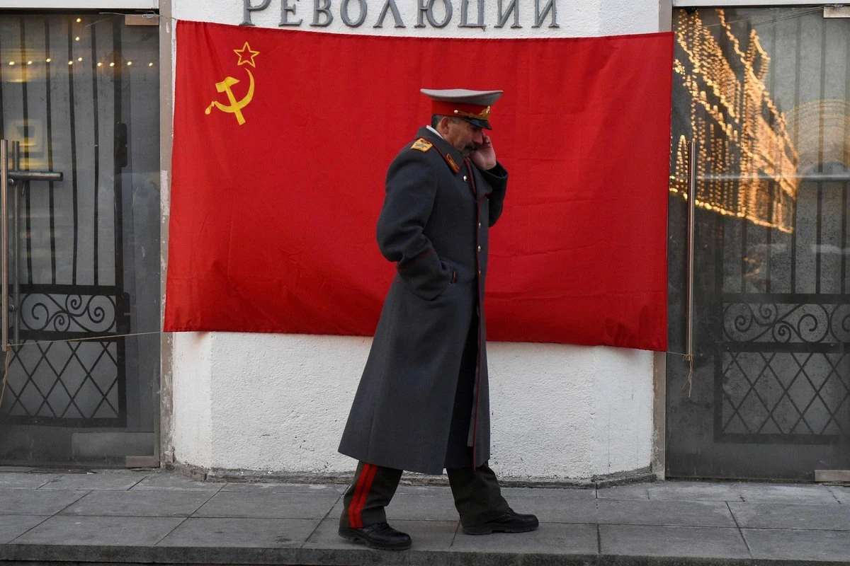 „Западная разведка не предвидела конец СССР“. Россия скоро повторит советский сценарий?