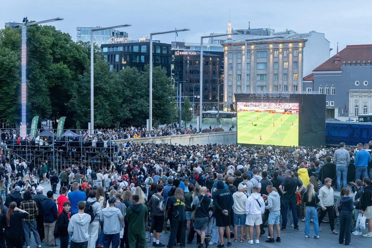 РЕПОРТАЖ | Давка и хаос — просмотр финала чемпионата мира по футболу на площади Вабадузе обернулся проблемами