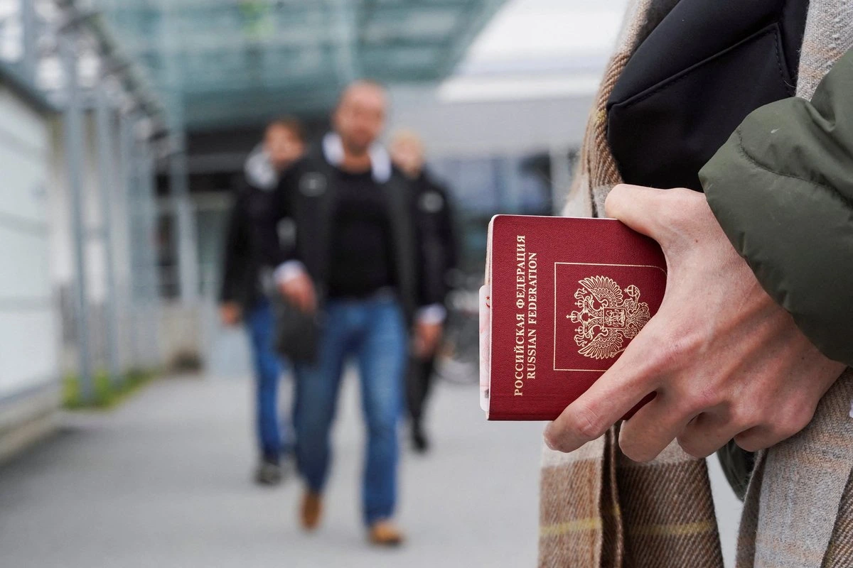 ЕС смягчит запрет на въезд для участвовавших в войне россиян