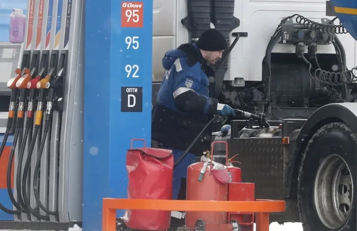 РАЙНЕР САКС⟩Российские власти потеряли контроль над ситуацией. На заправках дело доходит до насилия