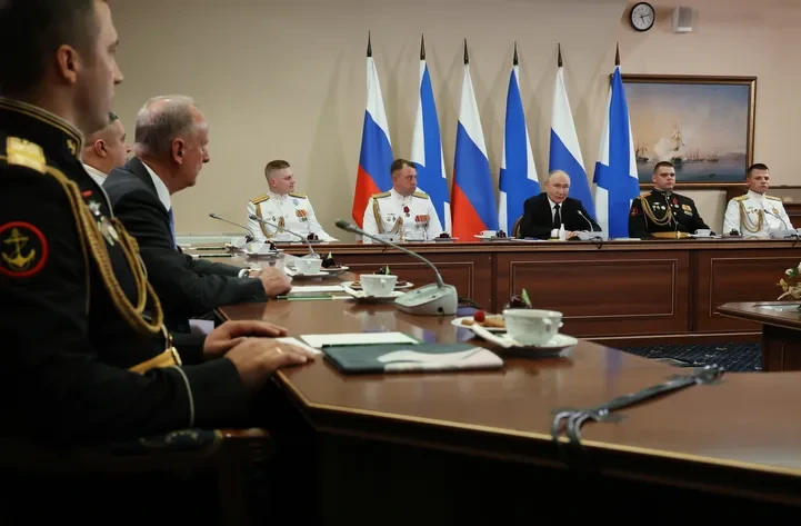 Россия вновь отменила военно-морской парад в Петербурге из-за угрозы со стороны Украины