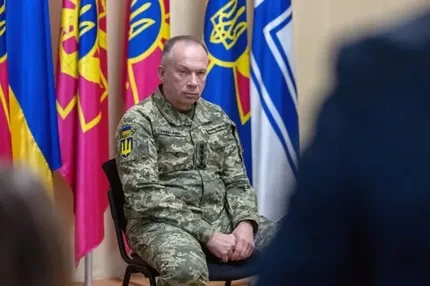Financial Times: Зеленский рассматривает возможность отставки главкома ВСУ Сырского