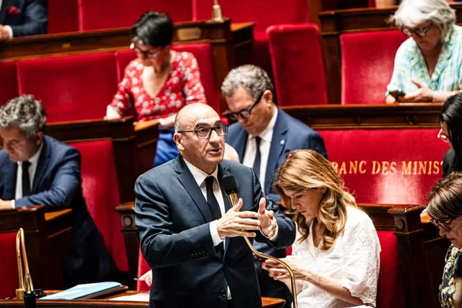 Avec la loi Ripost, le gouvernement enfonce le clou des amendes forfaitaires délictuelles envers et contre tous