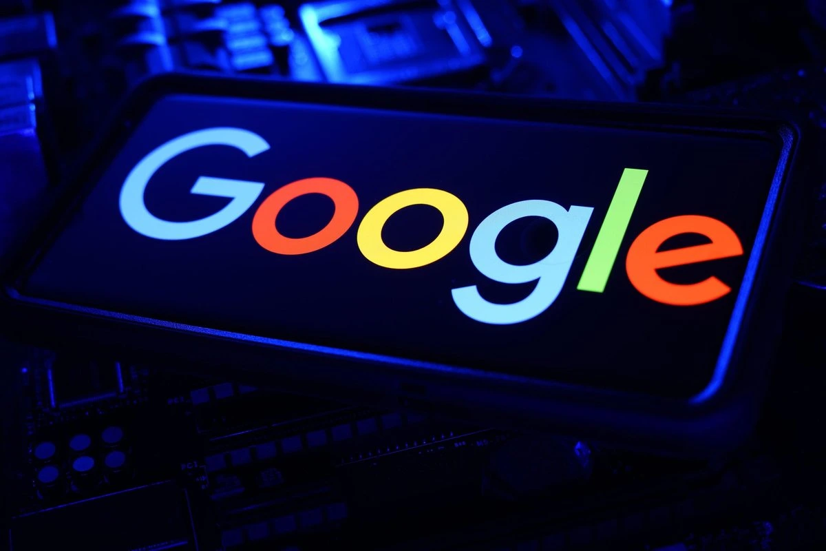 Еврокомиссия оштрафовала Google на рекордные 890 млн евро