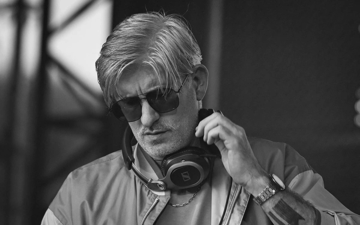 Ушел из жизни французский исполнитель DJ Kavinsky