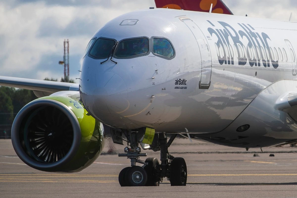 "Это последний шанс спасти airBaltic": в Латвии решают судьбу национальной авиакомпании