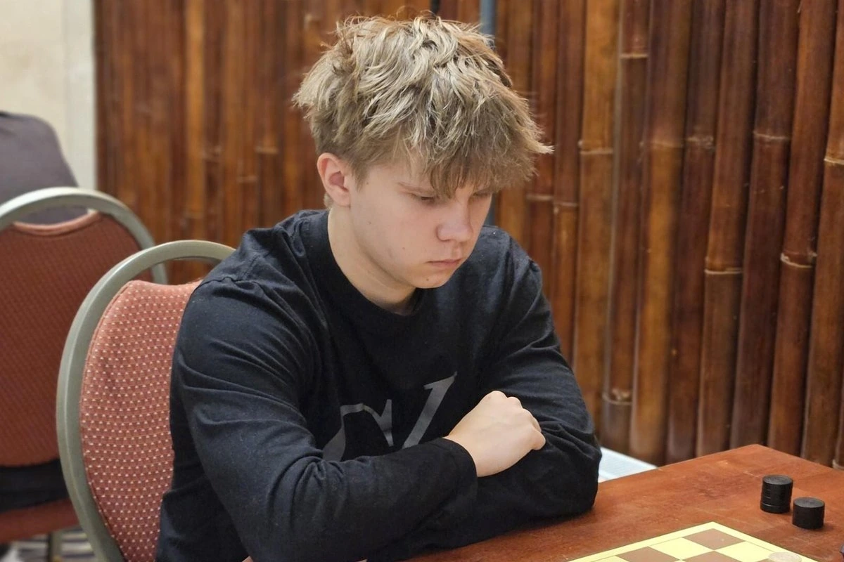 Юный эстонец стал чемпионом Европы по шашкам на домашнем турнире