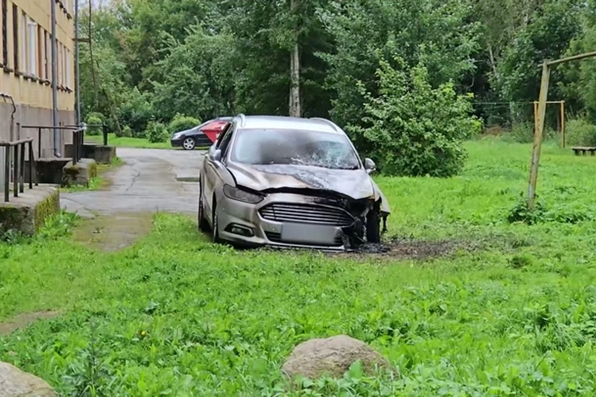 ВИДЕО | В Кохтла-Ярве горел легковой автомобиль