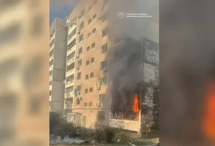 В Запорожье в ходе российского удара сбросили управляемую бомбу во двор многоэтажки, ранены 11 человек