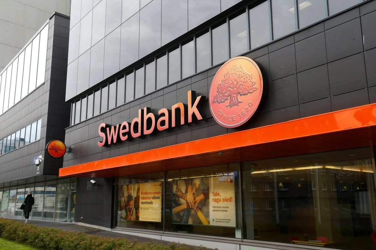 СБОЙ | Клиенты Swedbank часами не могут провести платежи: банк сообщил о технических проблемах