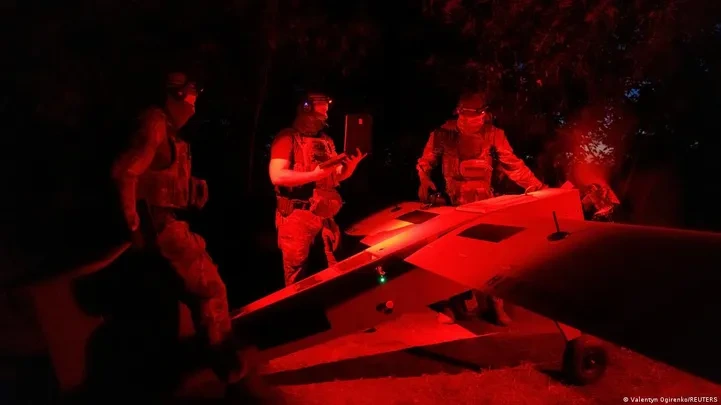 СМИ: украинские беспилотники атаковали Ярославский НПЗ