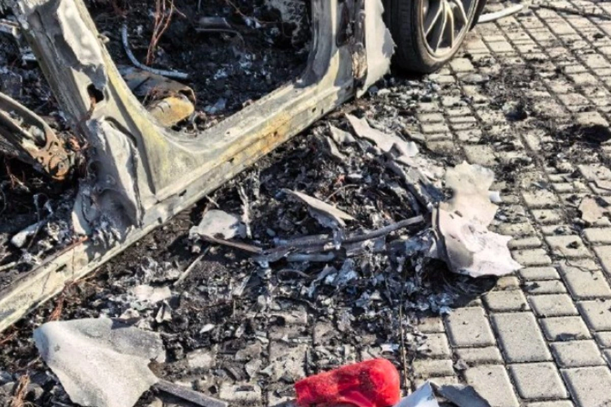 При взрыве автомобиля ранен разработчик российского дрона „Упырь“ и автор канала „Повернутые на войне“