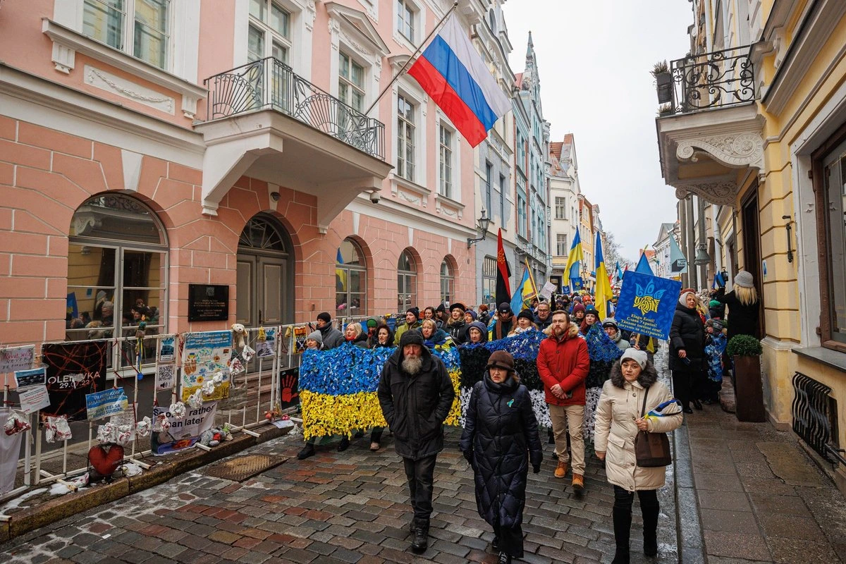 Россия попросила другие страны запретить митинги у российский посольств в день выборов в Госдуму