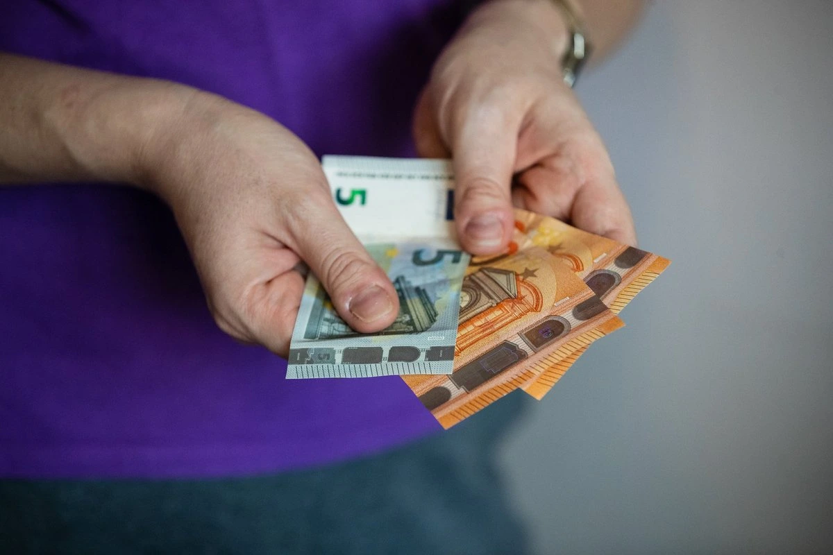 НОВЫЙ ЗАКОН | Пособие на зарплату теперь распространяется и на людей в возрасте от 55 лет