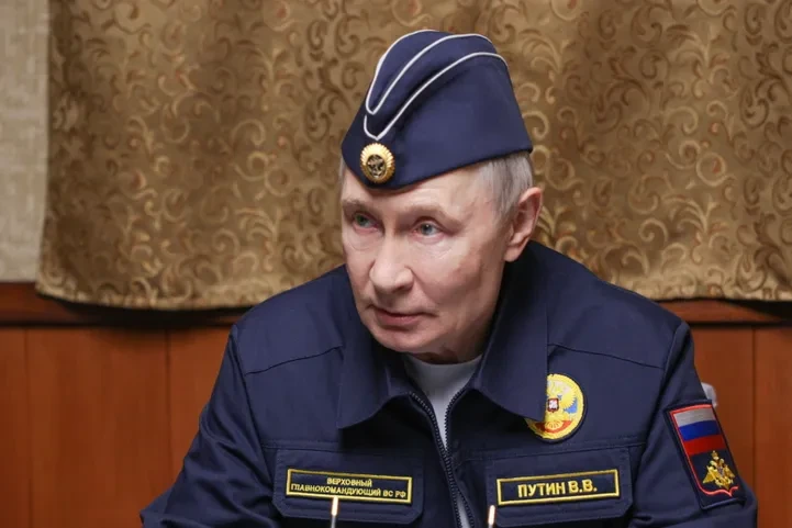 Путин призвал объяснять детям причины войны через животных