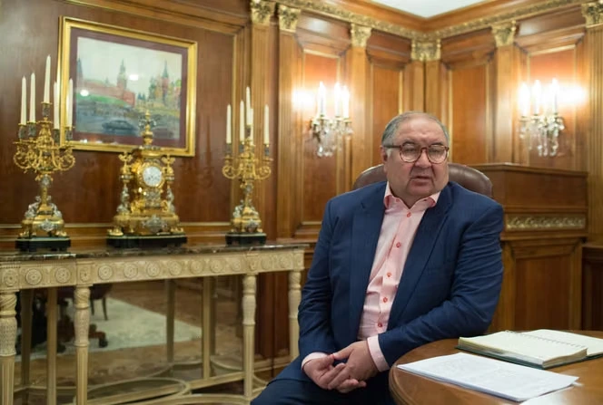 L’oligarque russo-ouzbek Alicher Ousmanov échappe aux sanctions européennes grâce à la France