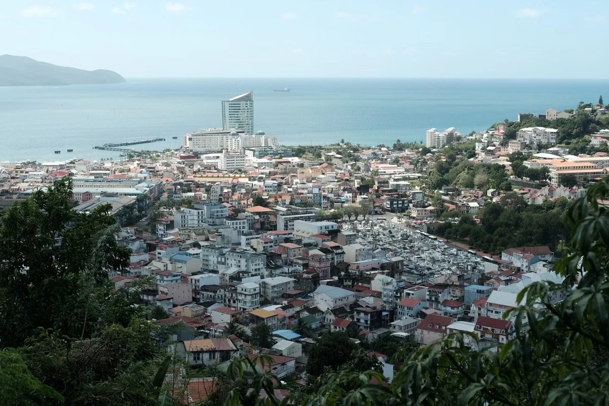 En Martinique, la collectivité adopte un plan de redressement de près de 69 millions d’euros face à une dette record