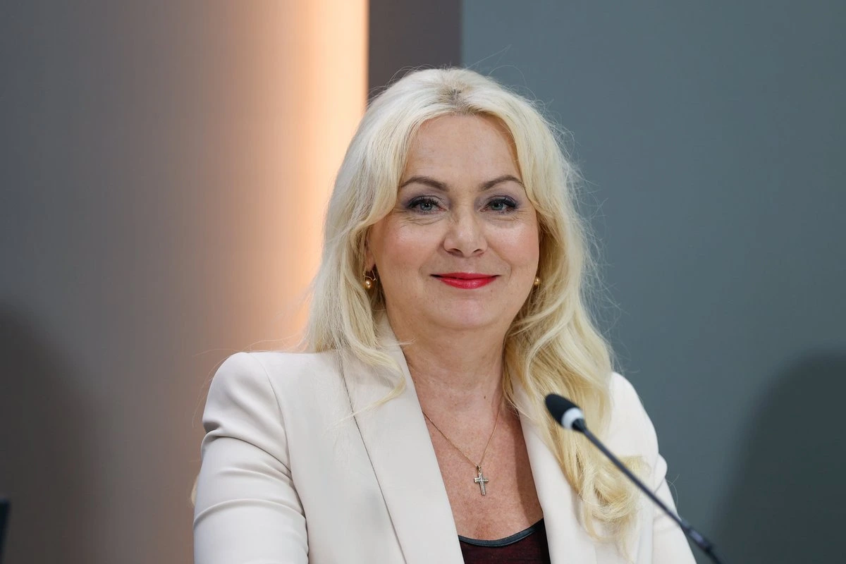 Солман, передавая Нарве титул осенней столицы, раскритиковала „Царскую дорогу“