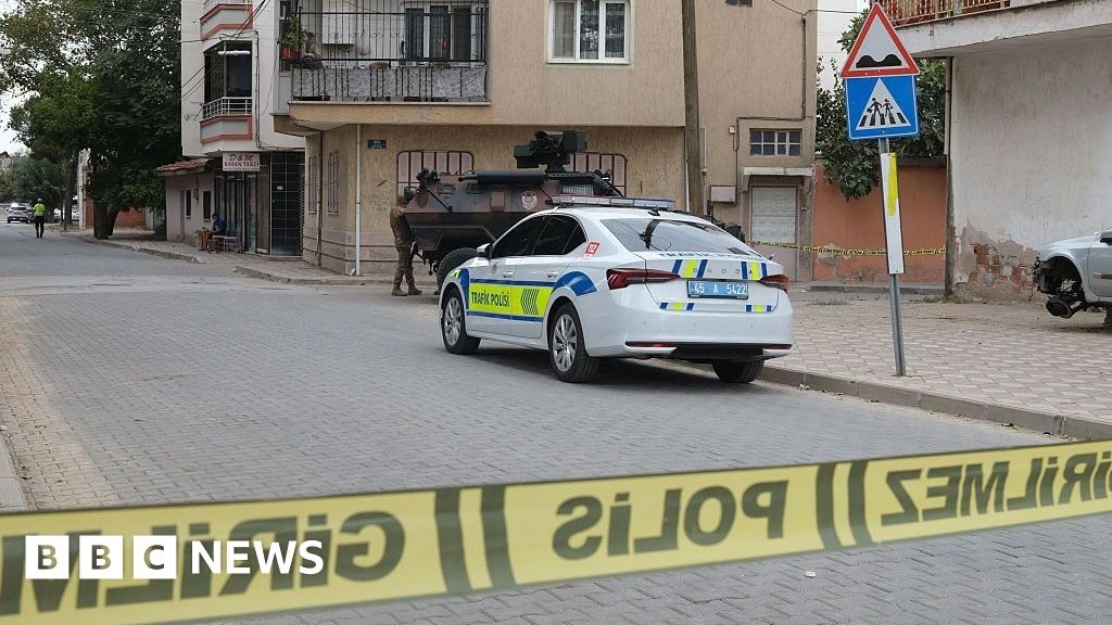 Eleven injured in shooting outside Turkish school