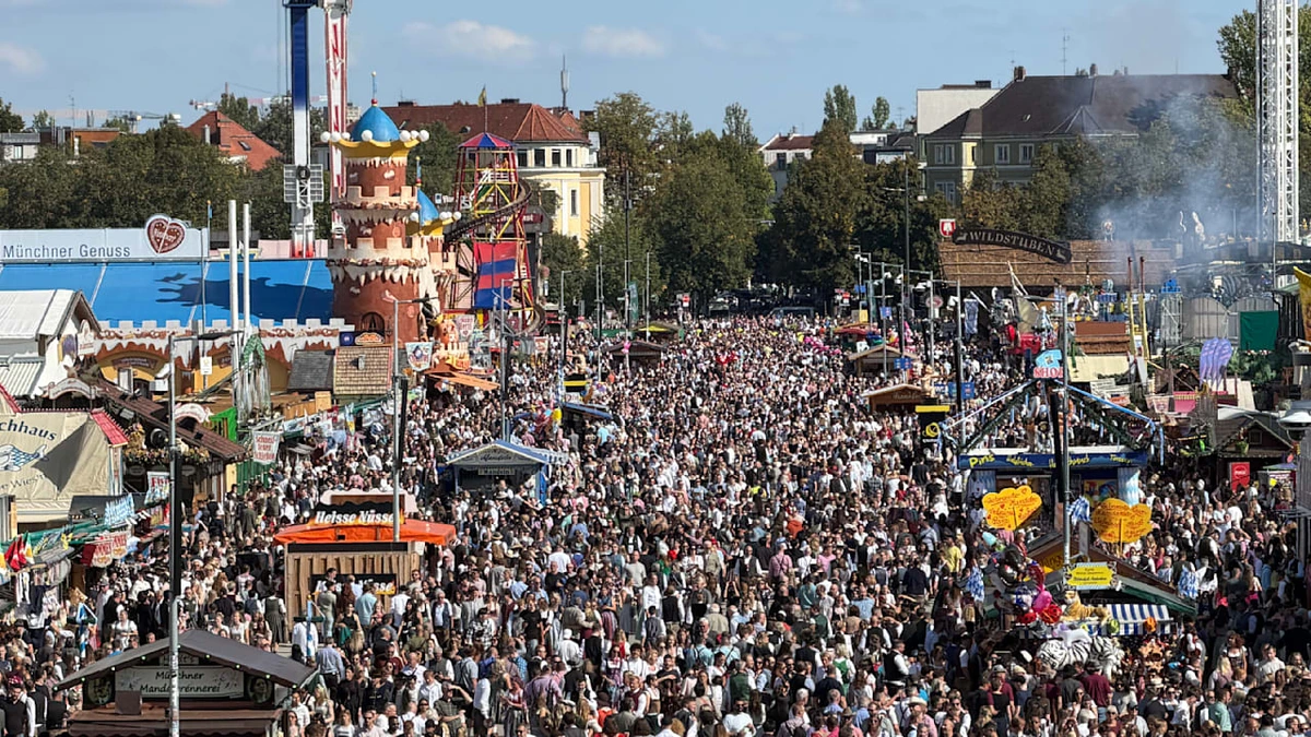 Keine 4 Stunden nach Eröffnung: Erste Alkoholvergiftung auf Oktoberfest!