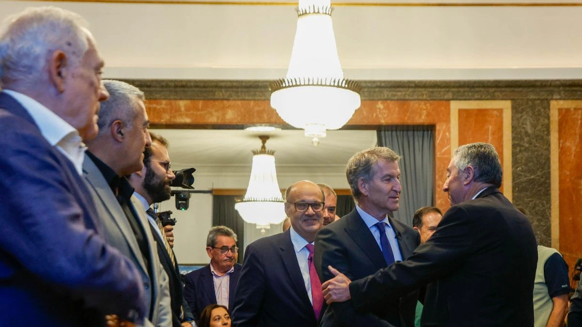 Feijóo anuncia que permitirá que las mutuas den el alta en las bajas médicas