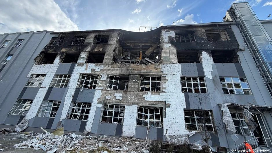 Al menos ocho muertos en oleada de ataques contra varias regiones de Ucrania
