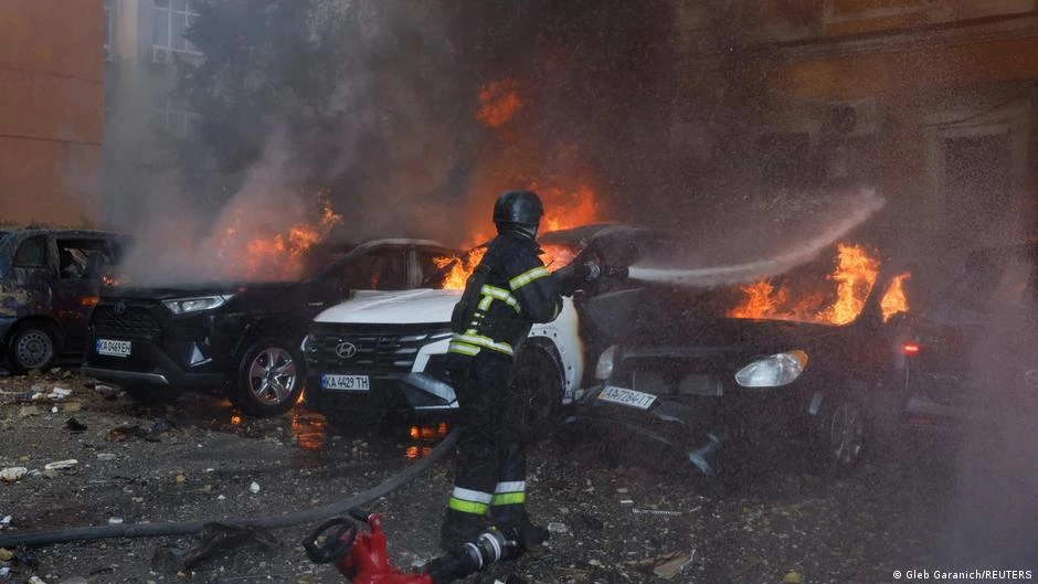 Fuertes explosiones se escuchan en Kiev durante una alerta de misiles