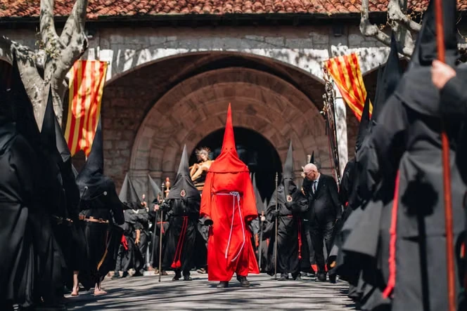 Visite du Pape à Paris : au RN, la laïcité cède la place à l’exaltation des « racines chrétiennes de la France »