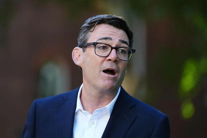Andy Burnham, 'premier' de Reino Unido, anuncia un permiso de dos semanas para "mujeres y sus parejas" en caso de pérdida gestacional