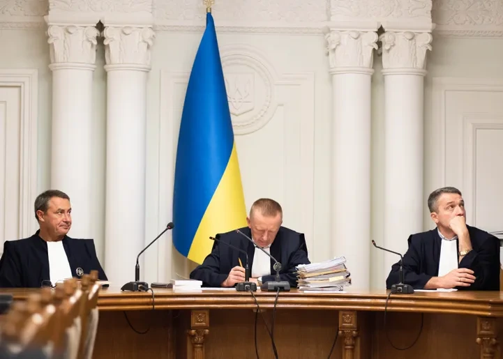 RUS.POSTIMEES В УКРАИНЕ⟩«Подбрасывание оружия или наркотиков». Адвокат информатора о хищених в Slava Ukraini говорит о лжеобвинении