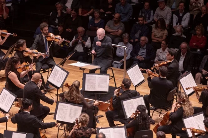 Daniel Barenboïm, le fédérateur des peuples et des notes, ovationné à la Philharmonie de Paris
