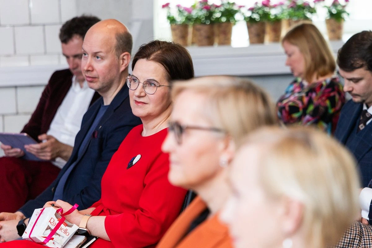 ГРАФИКИ | Рейтинг Eesti 200 никогда не был так низок. Как обстоят дела у других партий?
