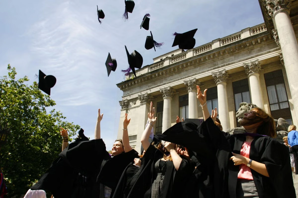 Traditional degrees failing to prepare young people for work and UK needs more technical universities, new report finds