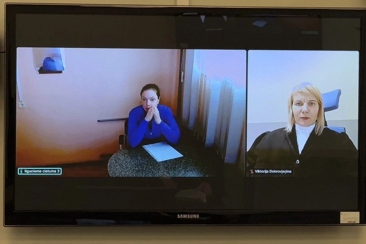 ВИДЕО | Шесть лет тюрьмы за 43 евро в поддержку армии РФ. Как проходил суд над жительницей Латвии?