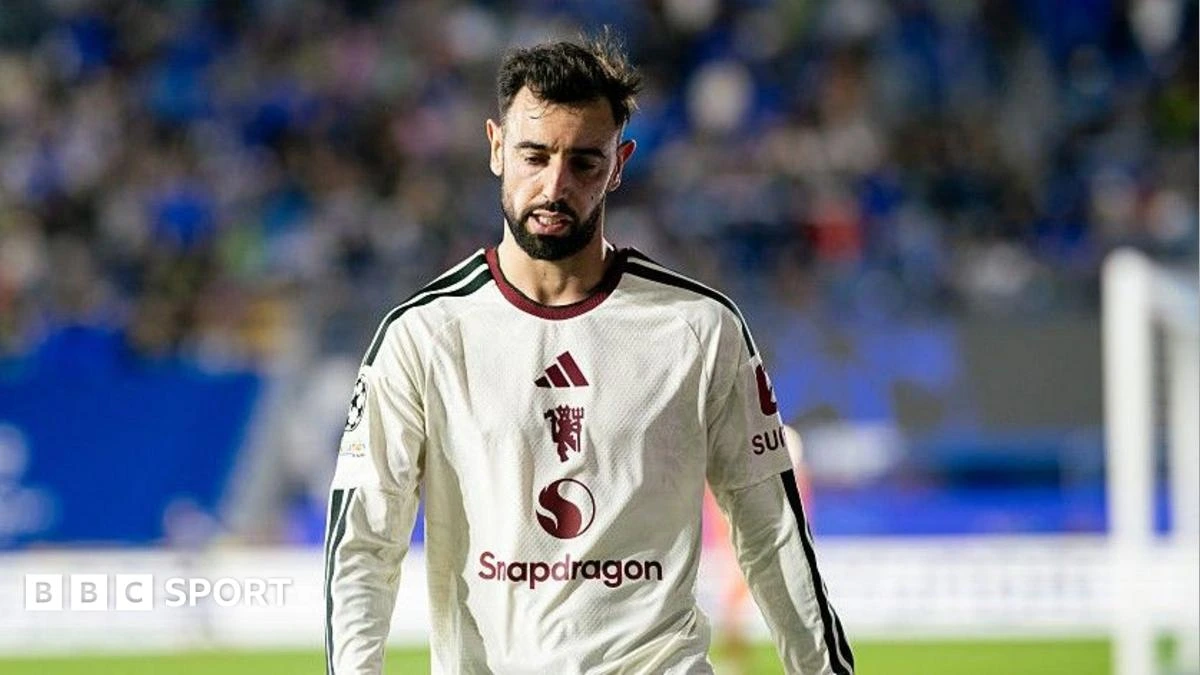 Fernandes dropped to Man Utd bench - was Carrick right?