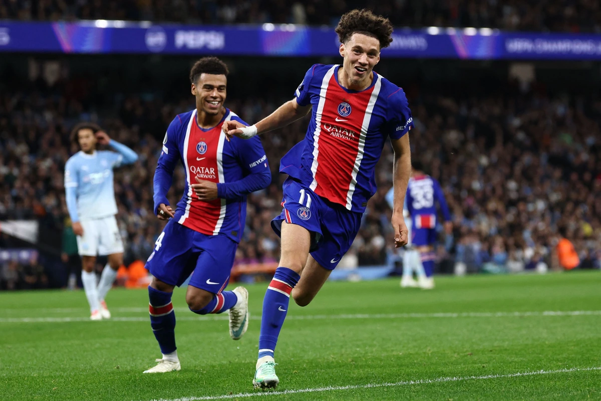El PSG asalta el Etihad bajo la mirada de Guardiola