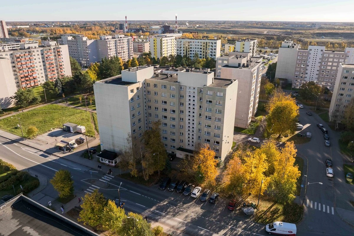 «Он умеет закрывать шторы!»: жительница Эстонии жалуется на мужчину, который часами мастурбирует у окна. Полиция: необходимо оценить все обстоятельства