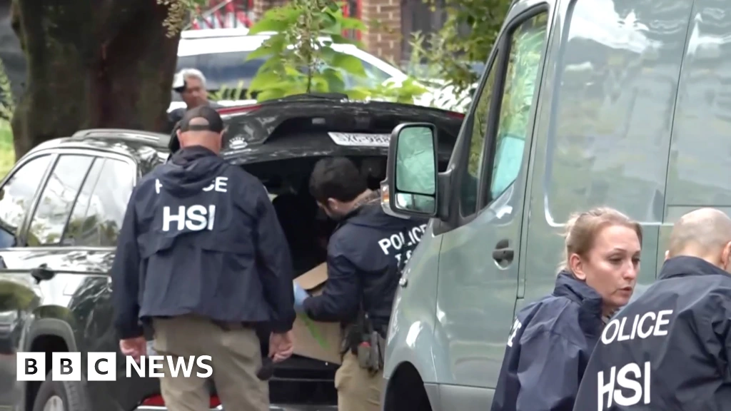 Immigration agents search congresswoman Ilhan Omar's home