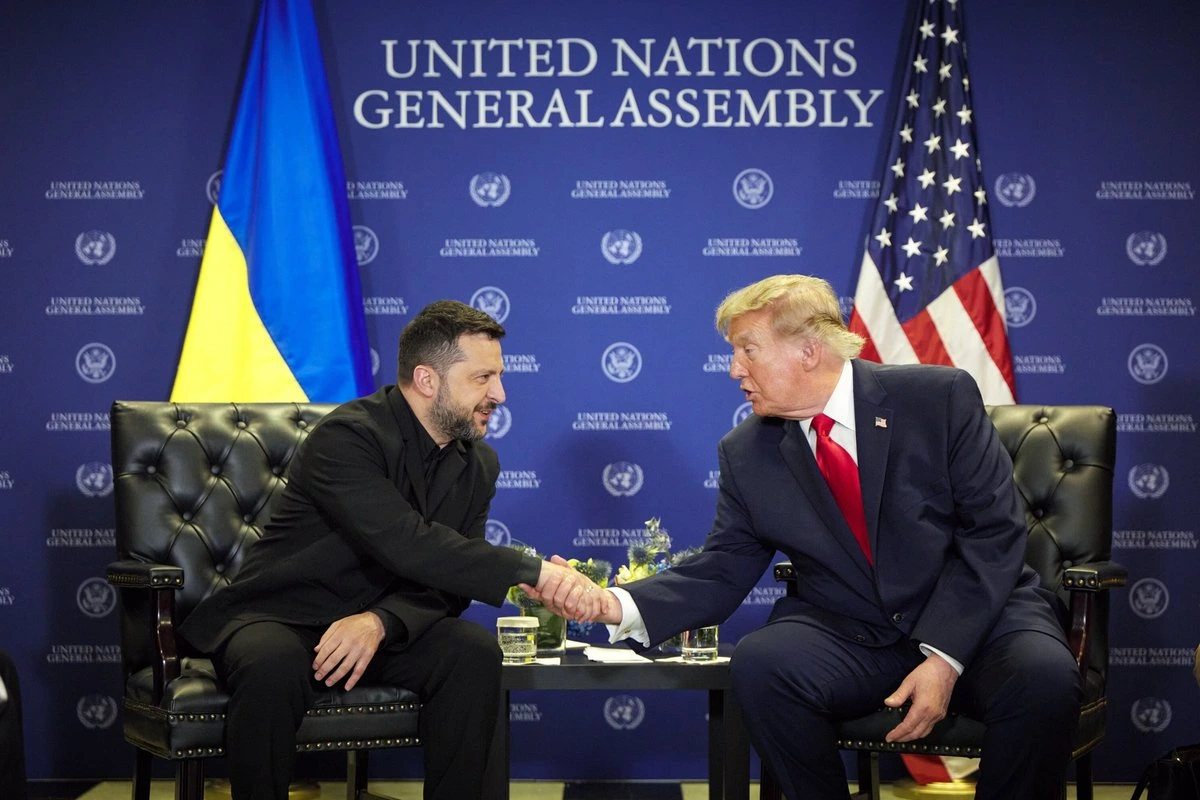 Трамп: Украине пора сменить президента на того, кто „сможет заключить сделку“