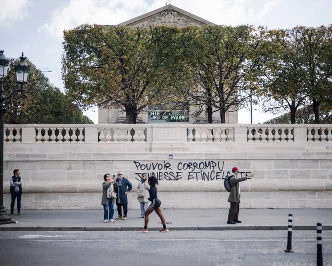 Les cinémas, théâtres, musées, foires et galeries d’art perturbés par les manifestations et couvre-feux