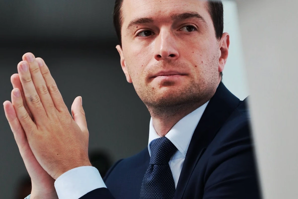 Ecrits antisémites : Jordan Bardella conteste à nouveau « formellement » les éléments d’authentification de « Mediapart »