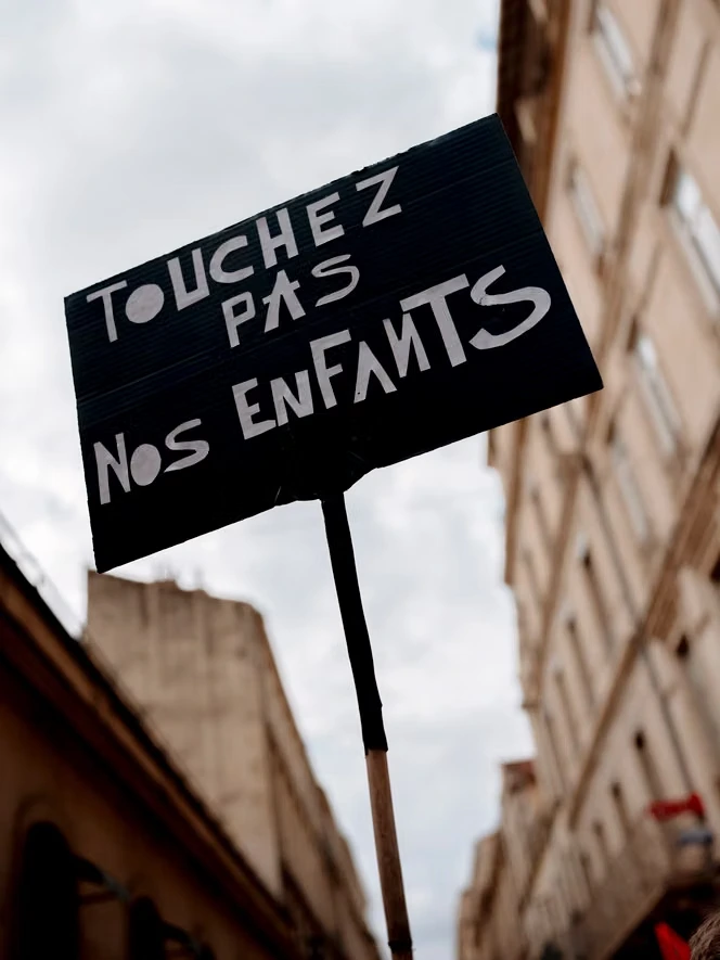 Le débat sur l’imprescriptibilité des crimes sexuels sur les mineurs arrive au Sénat