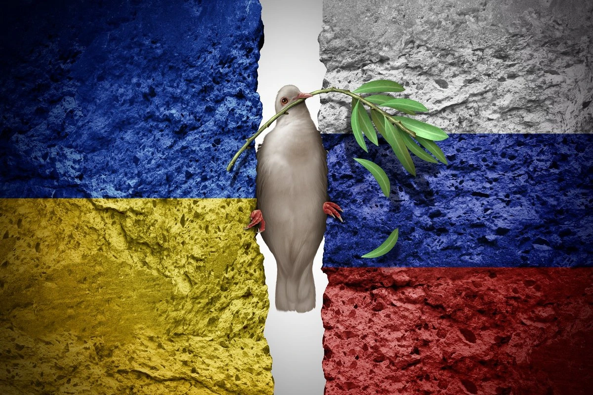 МНЕНИЕ | Сначала выборы в США, потом переговоры о мире в Украине. Каких сигналов ждет Кремль из Вашингтона