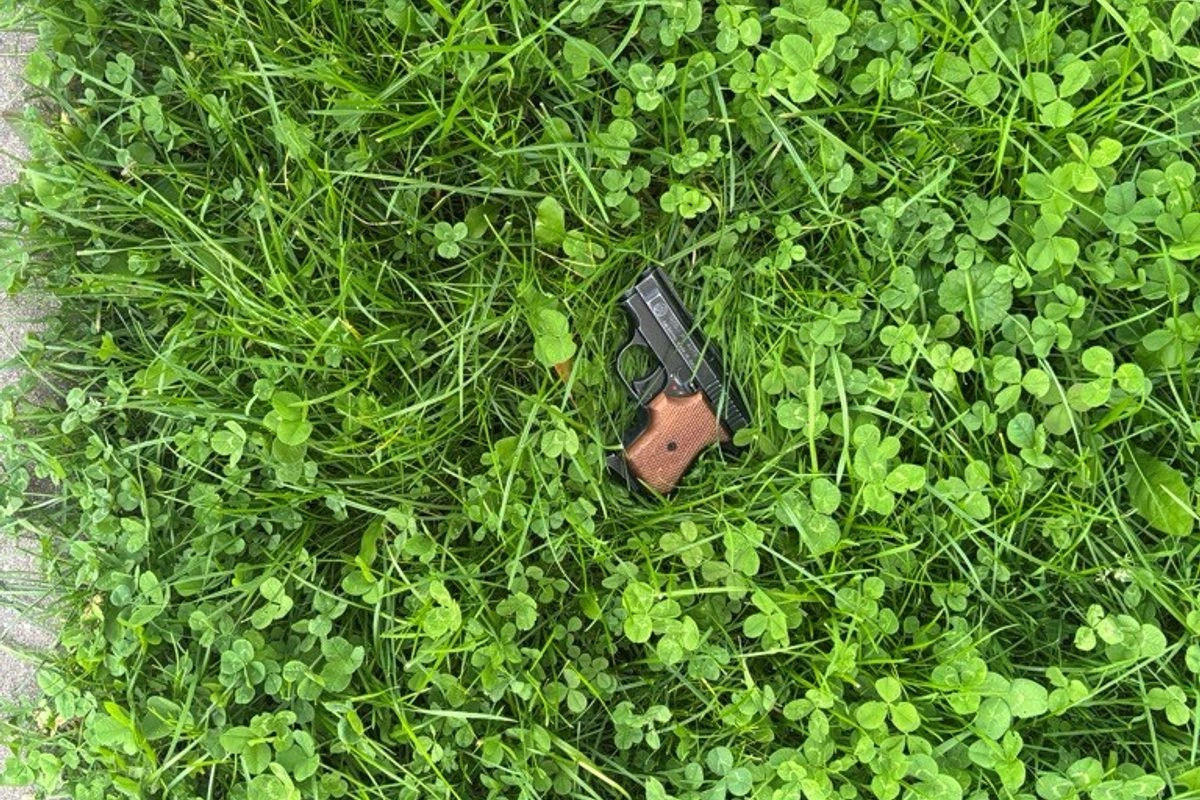 В Нарве задержали мужчину, выстрелившего из стартового пистолета в сторону другого человека