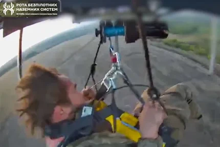 ВИДЕО⟩Невероятное спасение: украинские операторы дронов использовали гексакоптер, чтобы вывезти раненого бойца с передовой