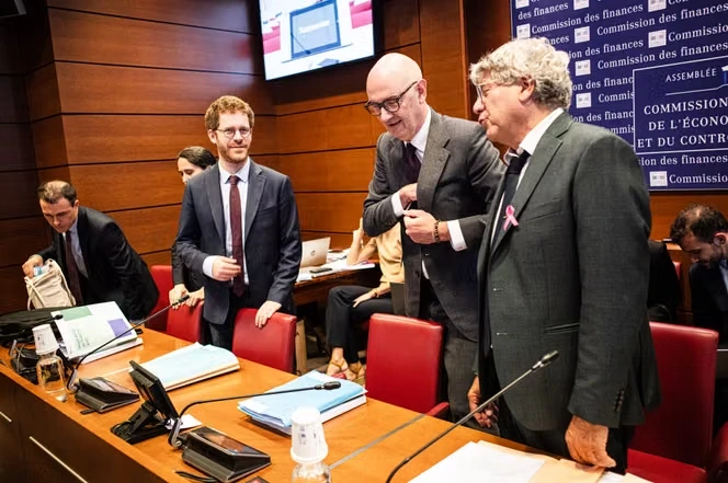 Recours aux cabinets de conseil privés : l’Etat poursuit ses efforts de rationalisation, avec une baisse de 78 % des dépenses depuis 2021