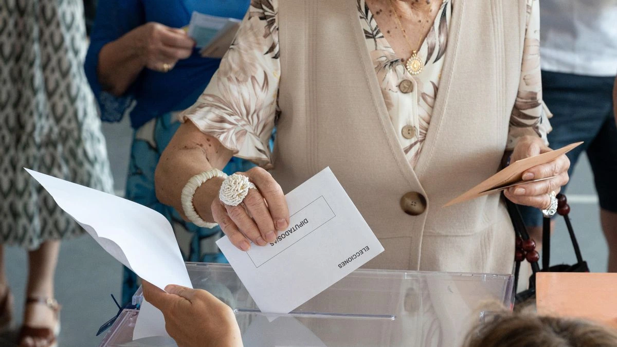 Una asociación de exiliados presenta alegaciones contra la decisión del Supremo de suspender su derecho de voto
