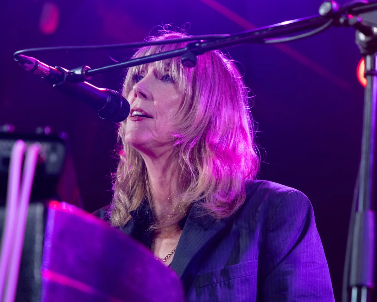 Beth Orton review – battered optimism from an artist making the best music of her career